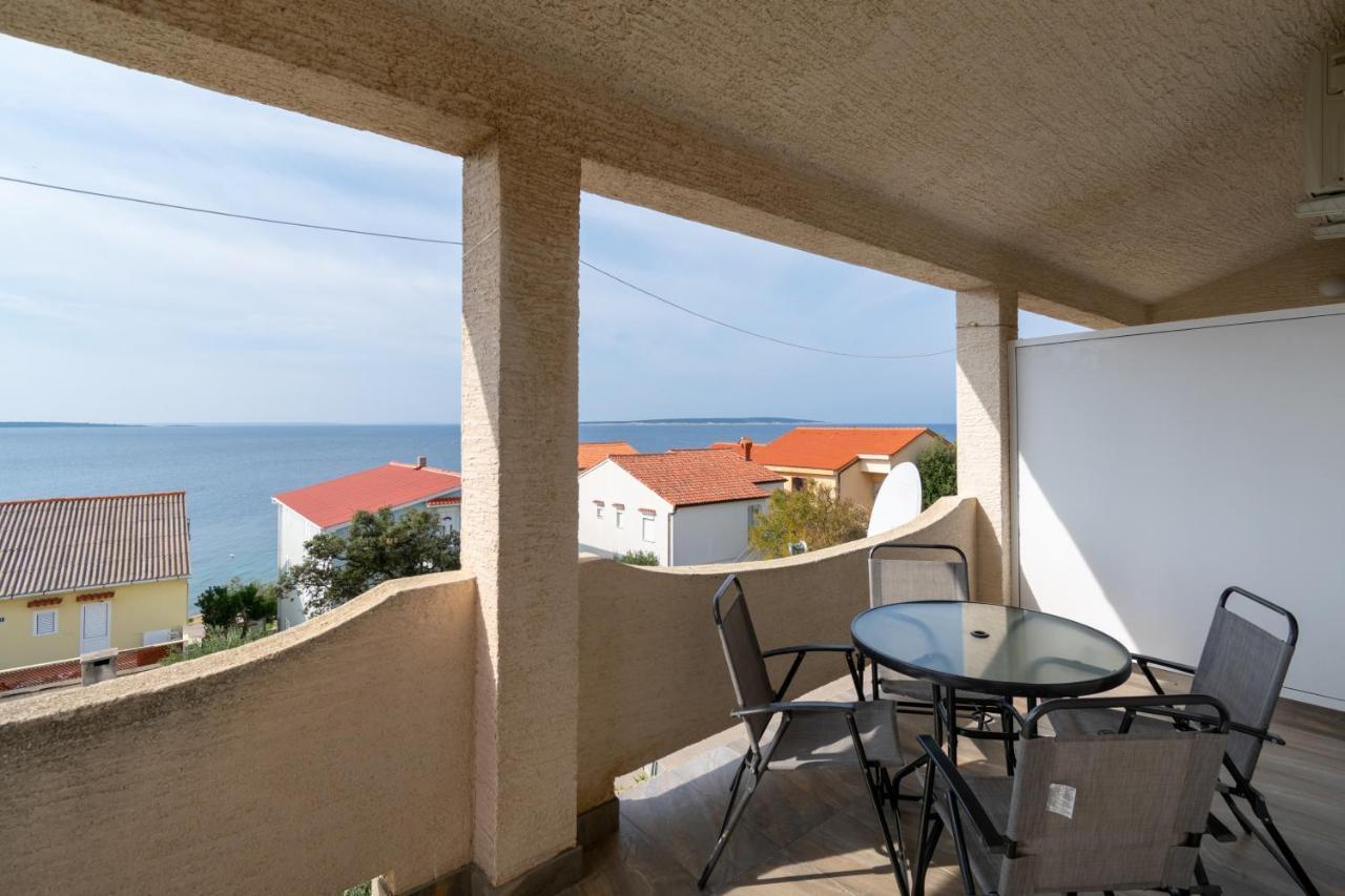 Apartments By The Sea Mandre, Pag - 3084 Kolan Exterior foto