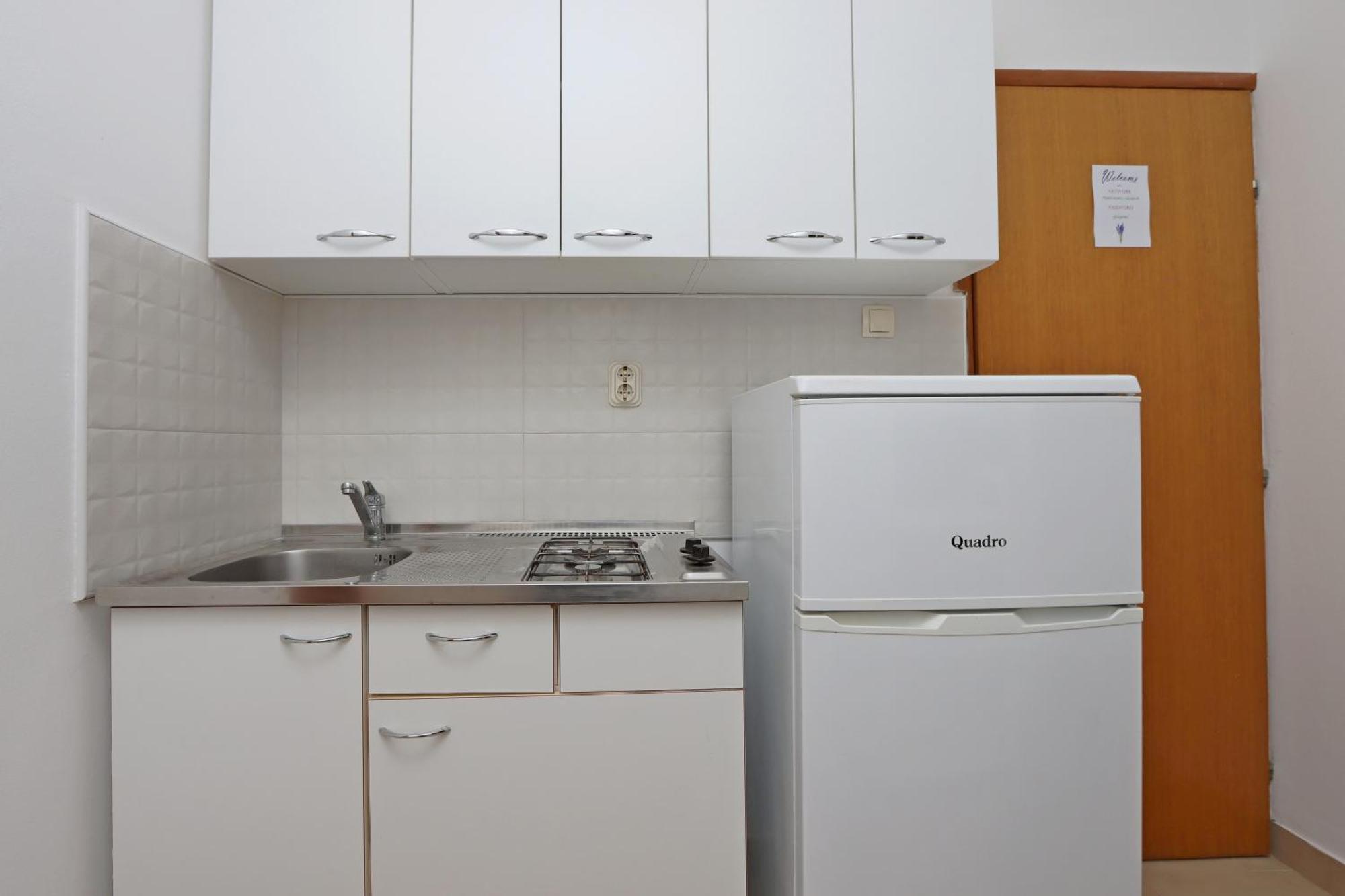 Apartments By The Sea Mandre, Pag - 3084 Kolan Habitación foto