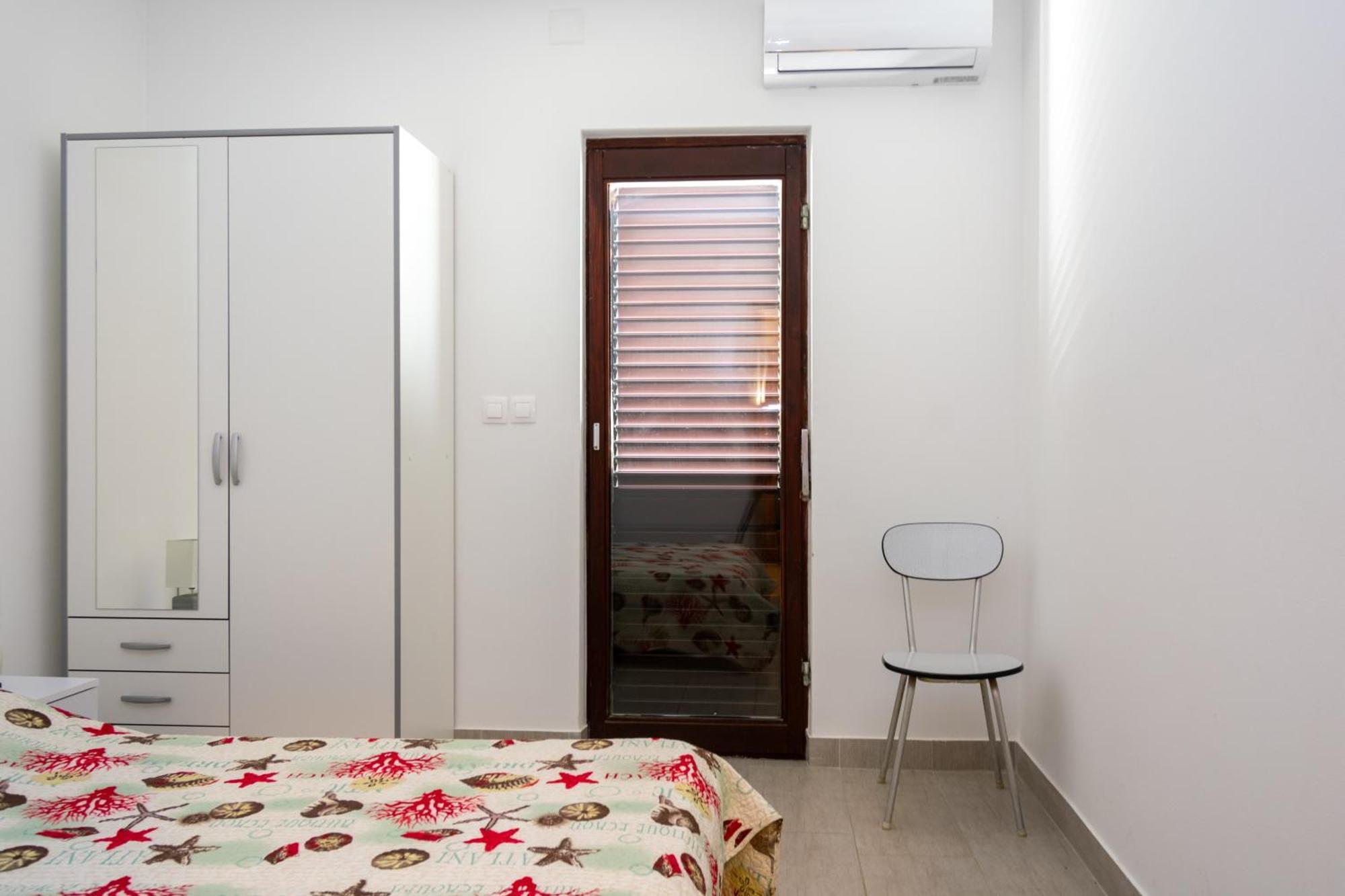 Apartments By The Sea Mandre, Pag - 3084 Kolan Habitación foto